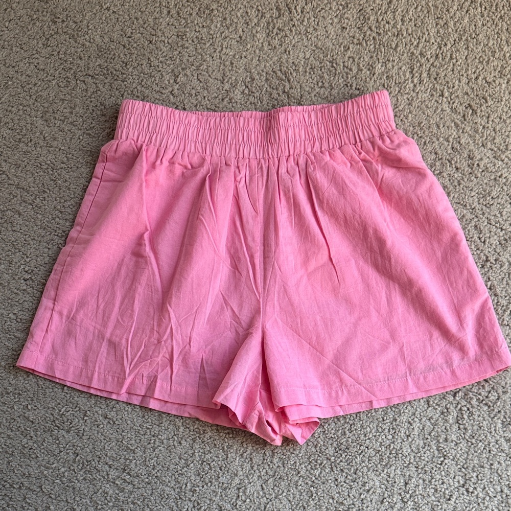 NWT Charlie Holiday High Waisted Smocked Shorts - Bubblegum Pink Women’s Size 6